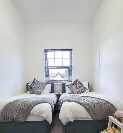 Entire 2 Bed Flat On 3Rd Floor Near City Centre & Stadium Cardiff Exterior foto