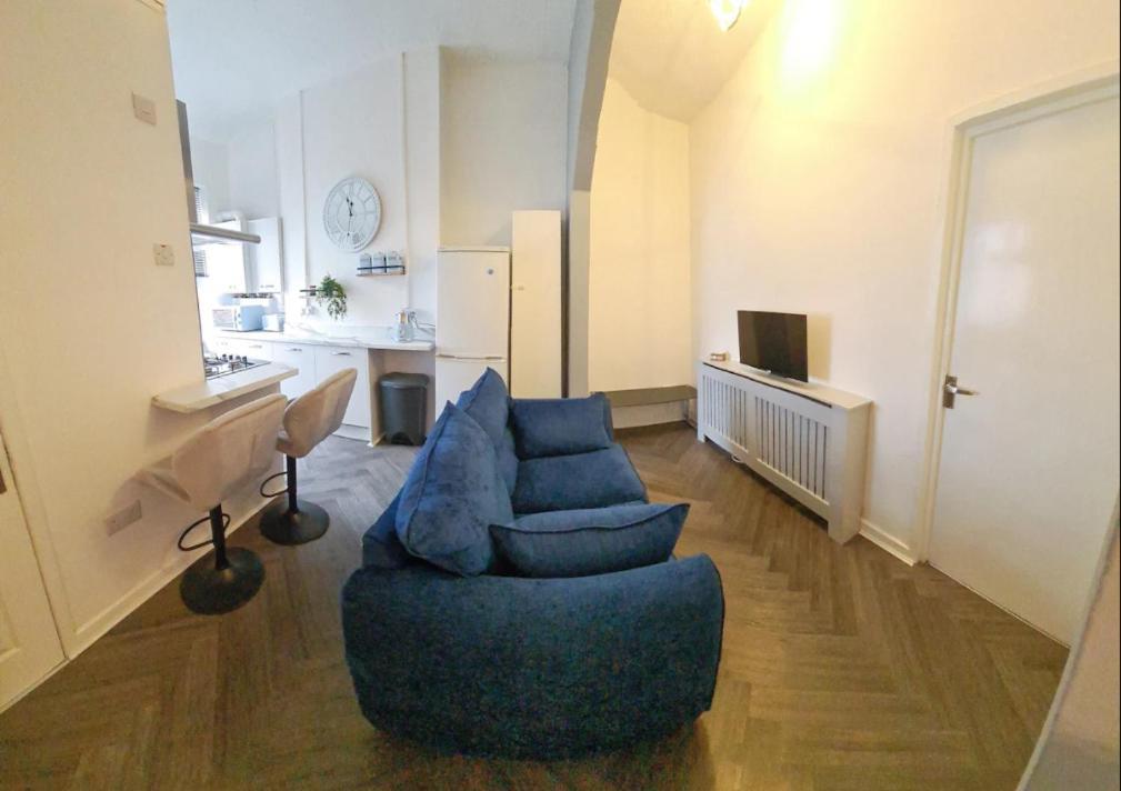 Entire 2 Bed Flat On 3Rd Floor Near City Centre & Stadium Cardiff Exterior foto